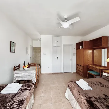 Nissi Chrysland Apartamento