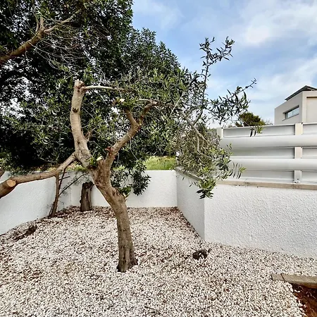 Nissi Chrysland * Ajia Napa