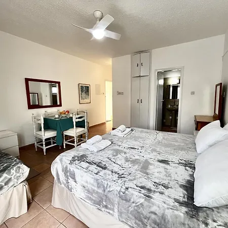 Nissi Chrysland Apartamento