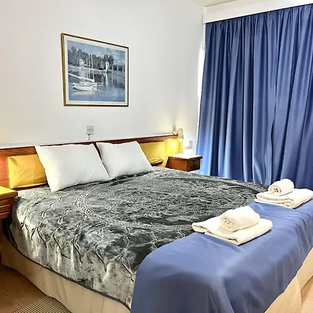 Nissi Chrysland * Ajía Nápa