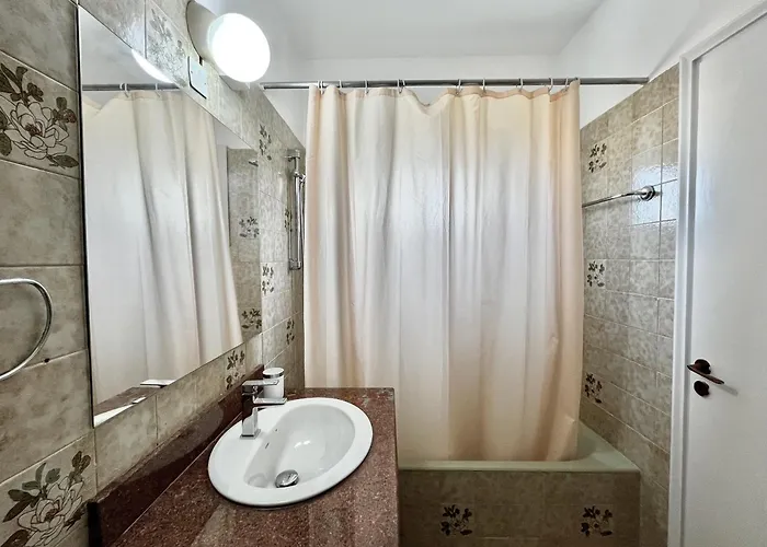 Nissi Chrysland Apartamento