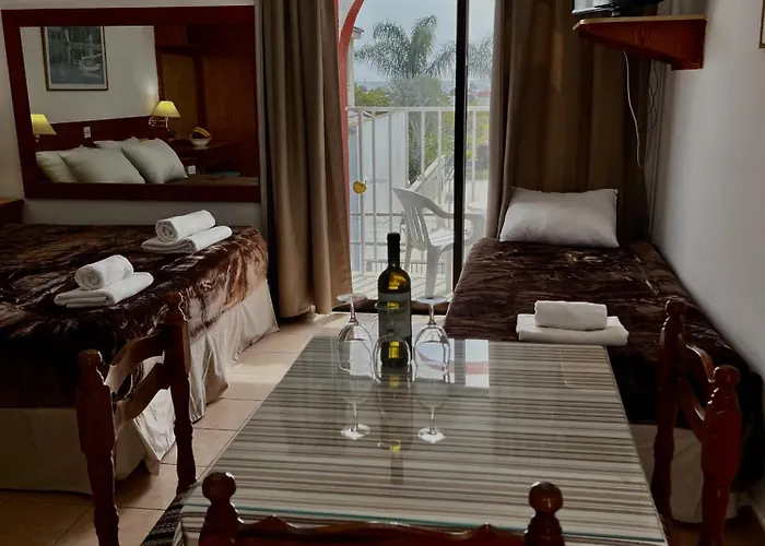 Nissi Chrysland Apartamento