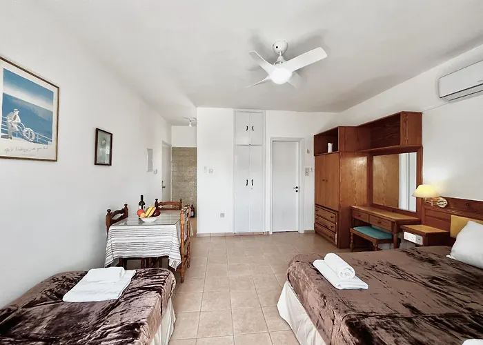 Nissi Chrysland Apartamento